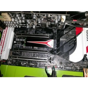 Pe placa de baza Gigabyte X99 Ultra Gaming, arata excelent