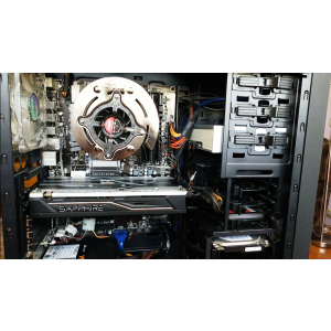 IN CARCASA DEEPCOOL TESSARACT