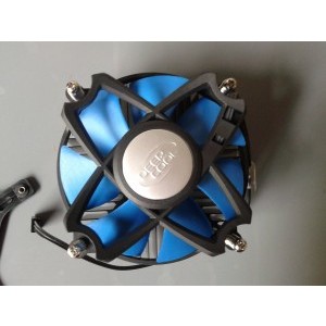 Coolerul , arata bine, este micut cu un design dragut.