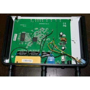 tp-link wr940n v2 cu serial conectat la placa de bază.