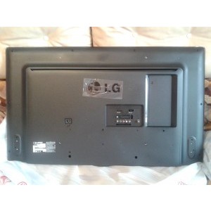 Atentie! Are sistem de prindere pe perete VESA 400x400.  