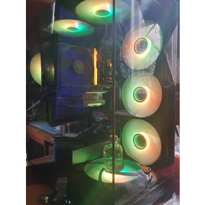 Pics taken during the day, reflections visible.\r\nIf you can see a few specs of dust, that\'s in...