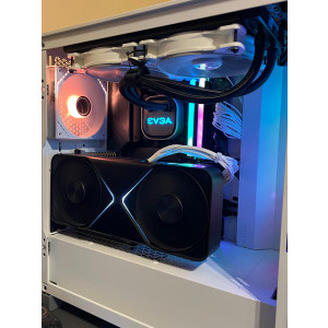 Sistemul format din i9 14900K si RTX 5090 FE