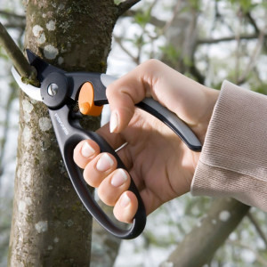 Fiskars Foarfeca cu garda de protectie P44