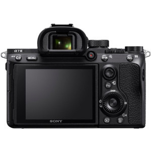 Sony Alpha 7 III Body Black + Obiectiv FE 28-70 mm f/3.5-5.6 OSS