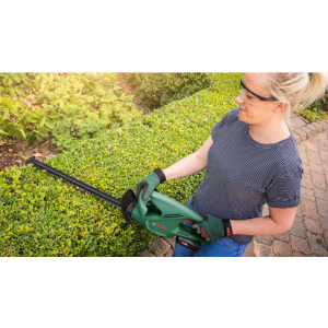 Bosch Foarfeca electrica cu acumulator pentru tuns gard viu EasyHedgeCut, 18 V, 2400 curse/minut, lungime taiere 44 cm, distanta intre dinti 15 mm, fara acumulator inclus