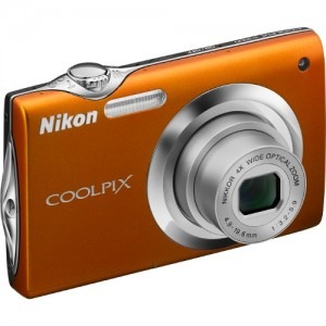 Nikon CoolPix S3000 orange + card 4GB + geanta CS-S01