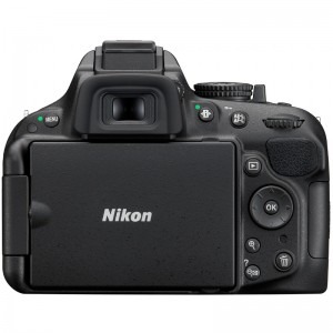 Nikon D5200 negru + obiectiv AF-S DX Nikkor 18-55mm f/3.5-5.6G VR