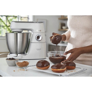 Kenwood Titanium Chef Baker XL KVL65.001WH, 1200 W, vas 7 l, 10 trepte viteza, cantar integrat, ecran LCD, 3 accesorii patiserie, alb