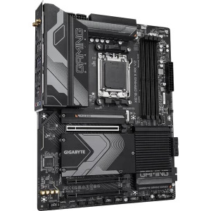 GIGABYTE X670 GAMING X AX V2