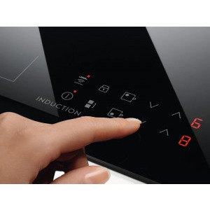 Electrolux LHR3233CK, Vitroceramica, 2 zone de gatit, Control touch, Timer, Semnal acustic, Inchidere de siguranta pentru copii, Functie pauza, 30 cm, Negru