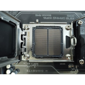 Placa de baza GIGABYTE X870 GAMING WIFI6