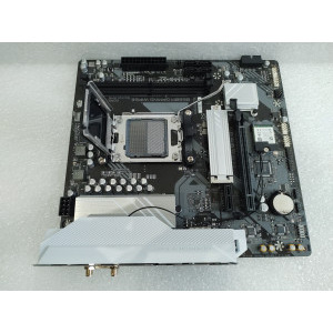 Placa de baza GIGABYTE B650M GAMING WIFI6E